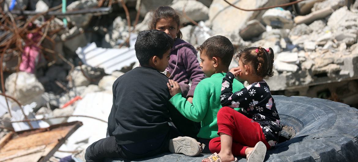 LA INFANCIA PALESTINA NOS LLAMA, LEVANTEMOS NUESTRAS VOCES – Tejiendo